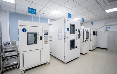 High and low temperature test chamber